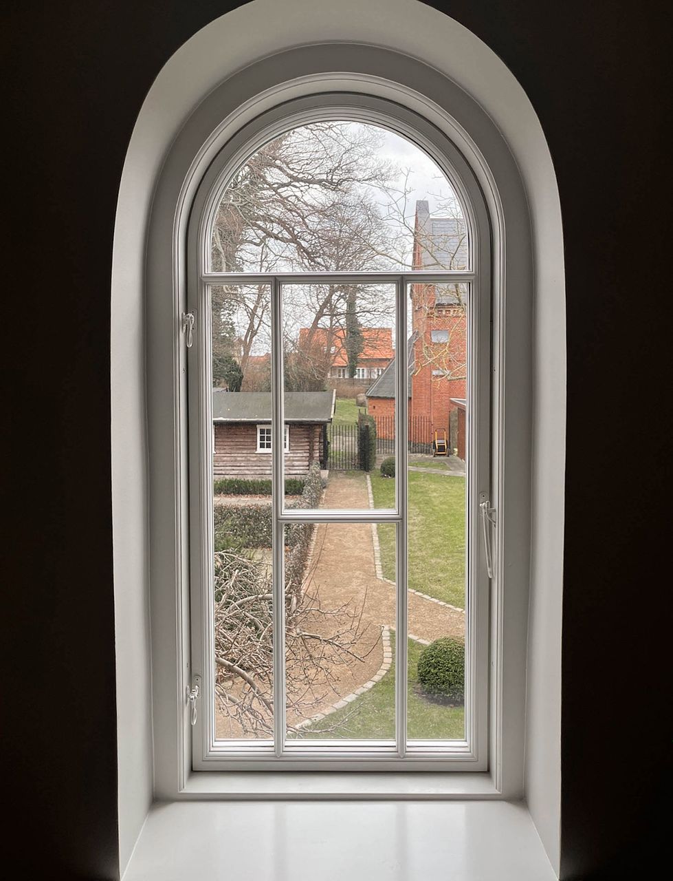 image 02